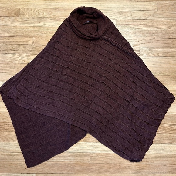 Cowl neck sweater poncho - Picture 1 of 6